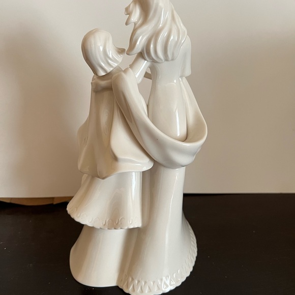 Porcelain Statue Lasting Memories Sisters & Friends by Kim Lawrence for Enesco! - Picture 3 of 5